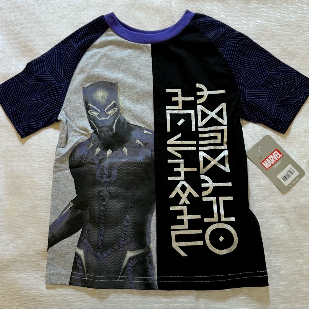 Disney / Marvel Black Panther short sleeve T-shirt